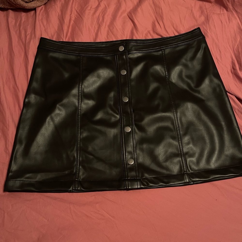 Faux leather snap front skirt